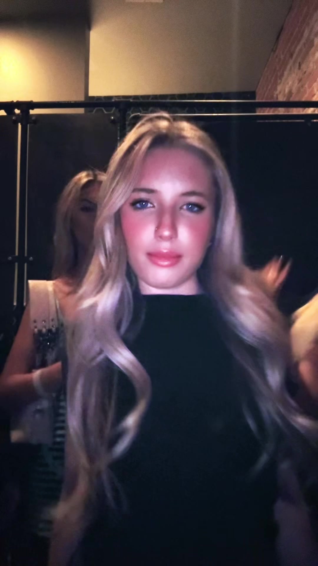 @Bella