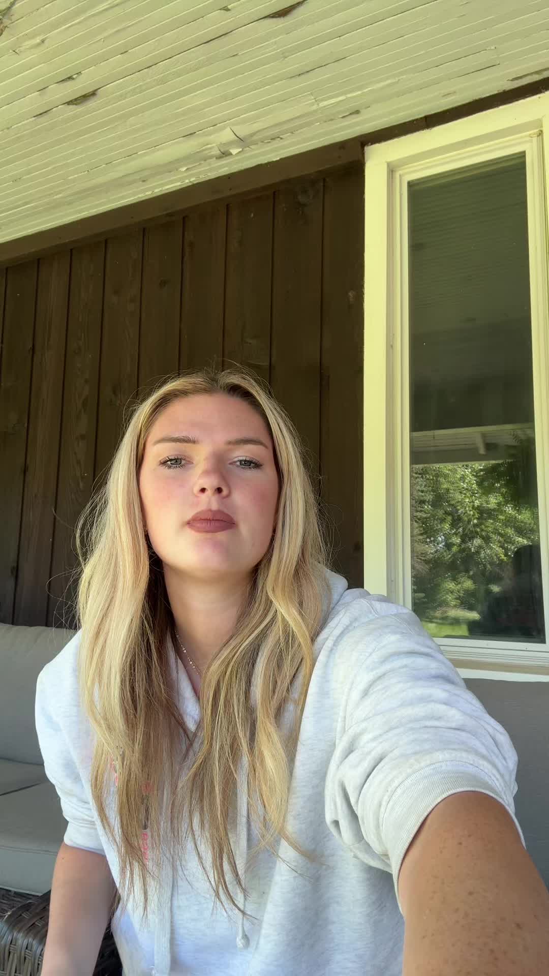 @itskarinajones