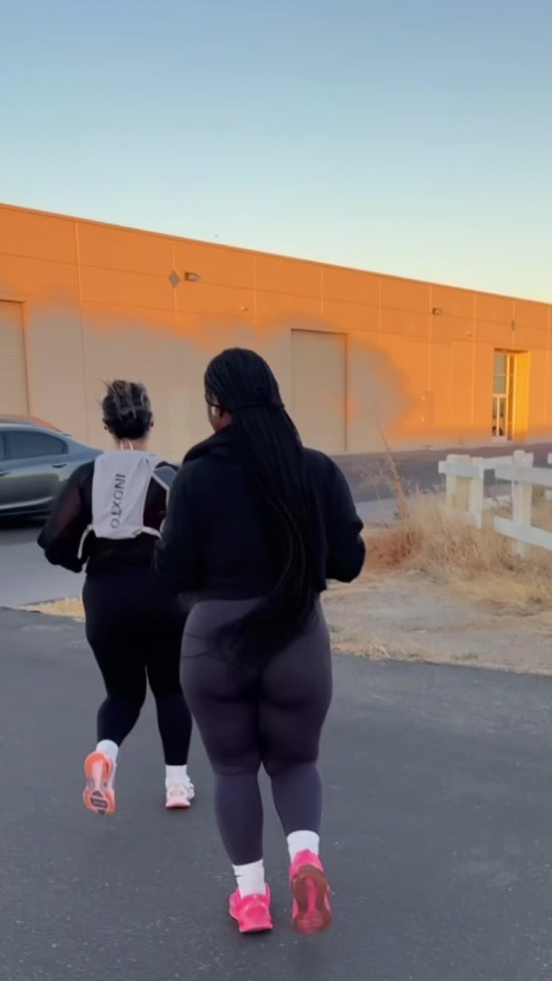 @Sakyra