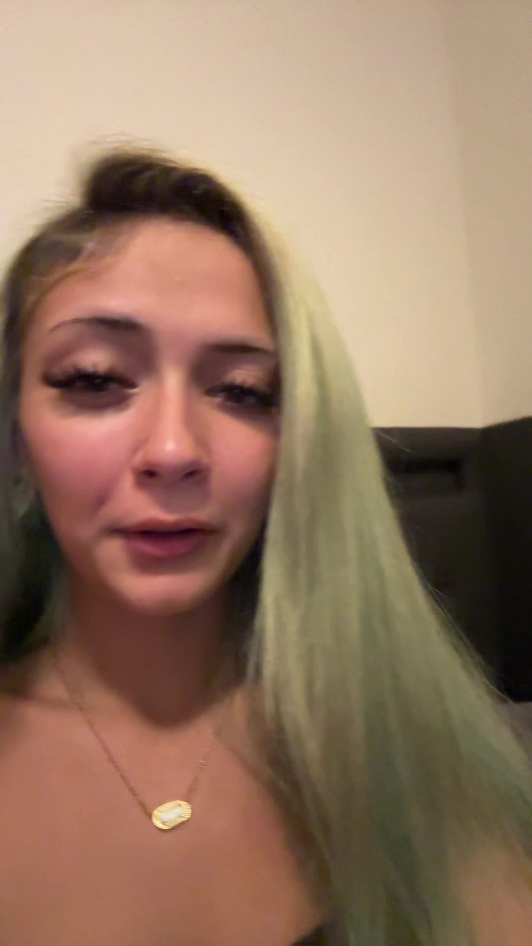 @⃟