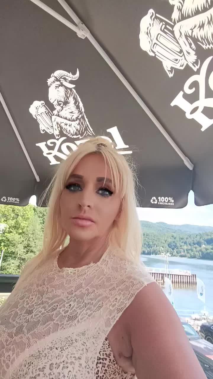 @Laluna