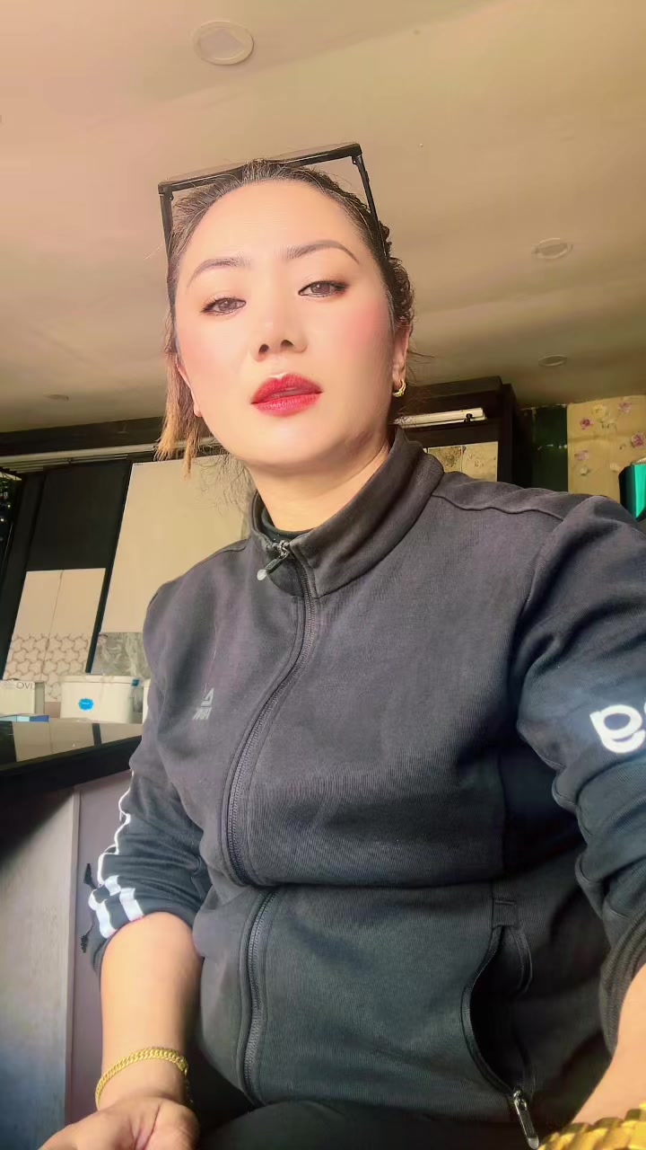 @Hira Maya Waiba