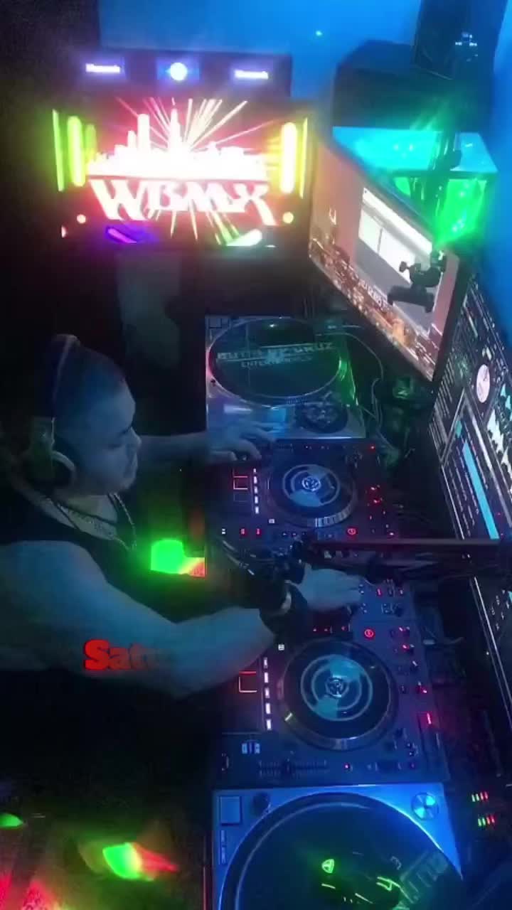 @Dj CutinupCruz