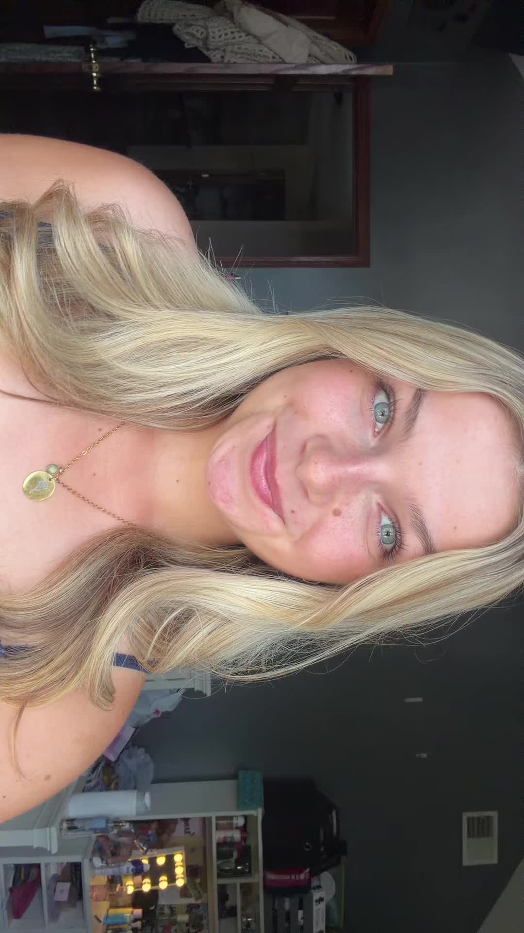 @PrincessUnicornGiggleShit