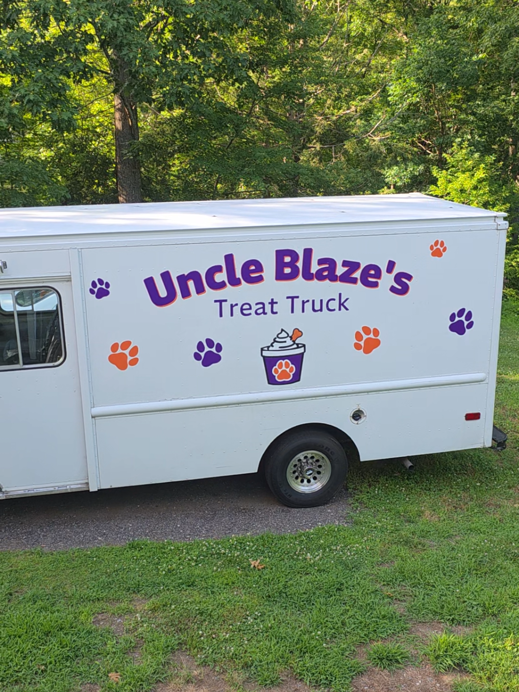 @Uncle Blaze 🐾