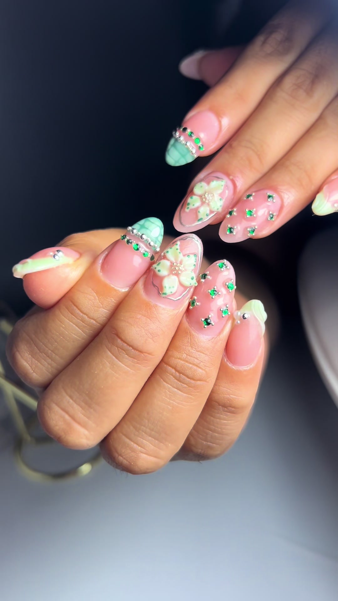 @Nails_Nicolesv