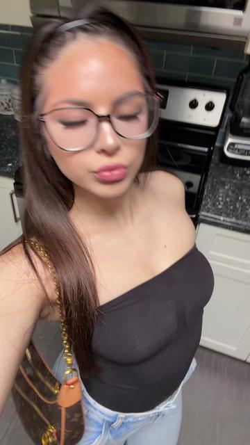 @👸