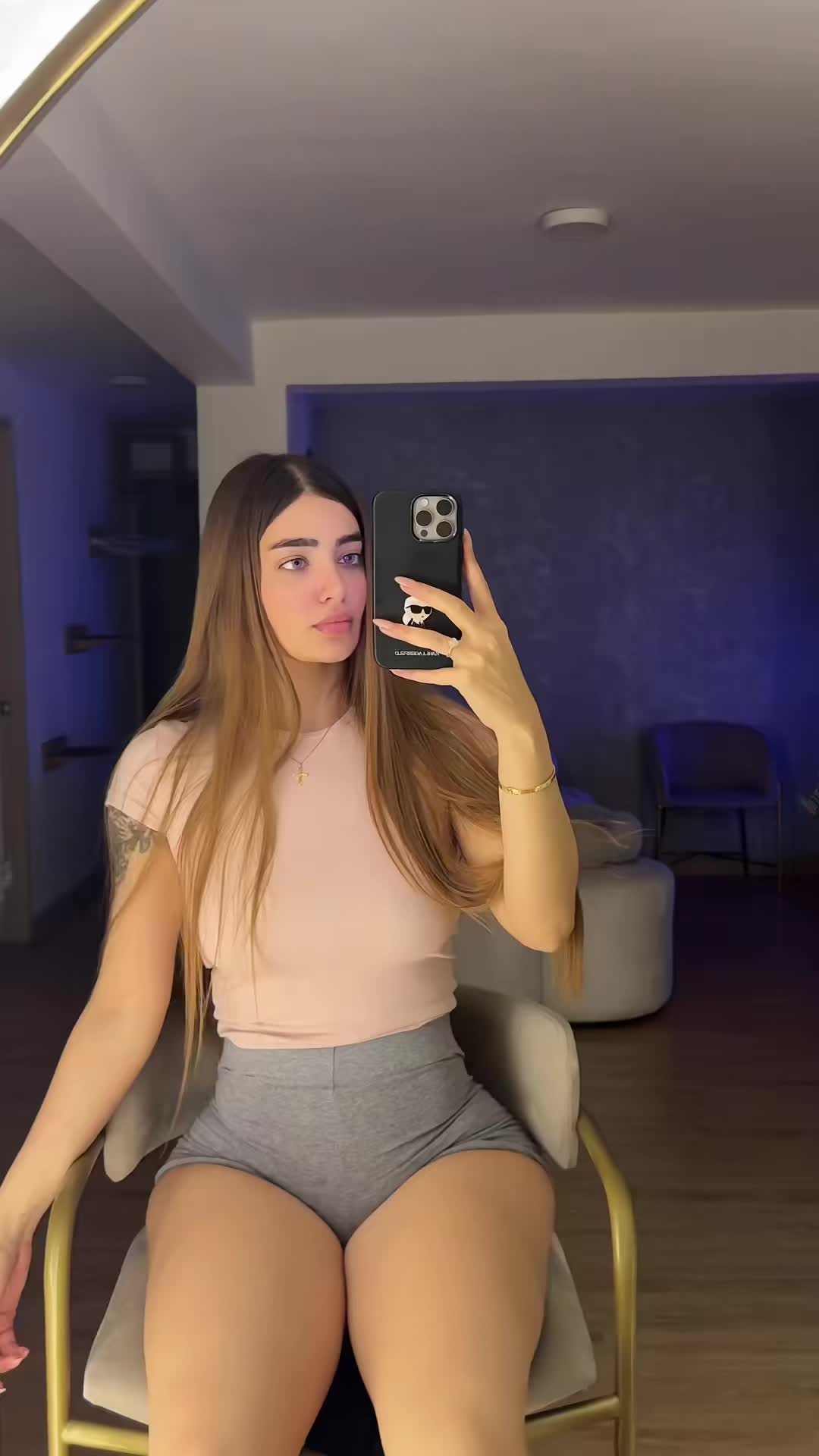 @LAURA SAHAR