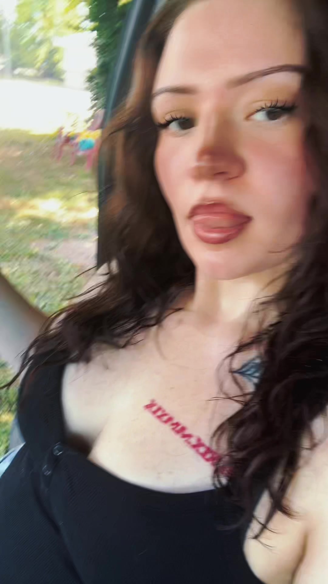 @haleyydmm