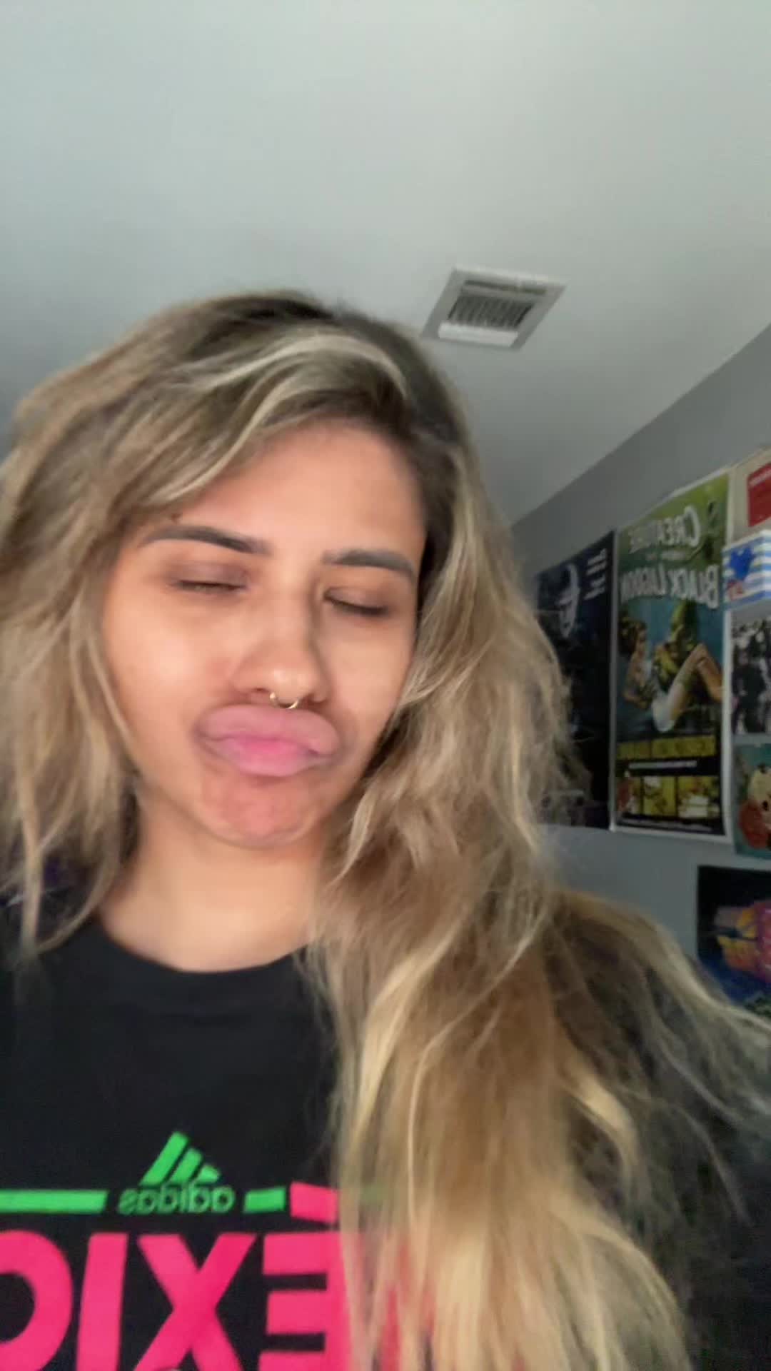 @Jariii
