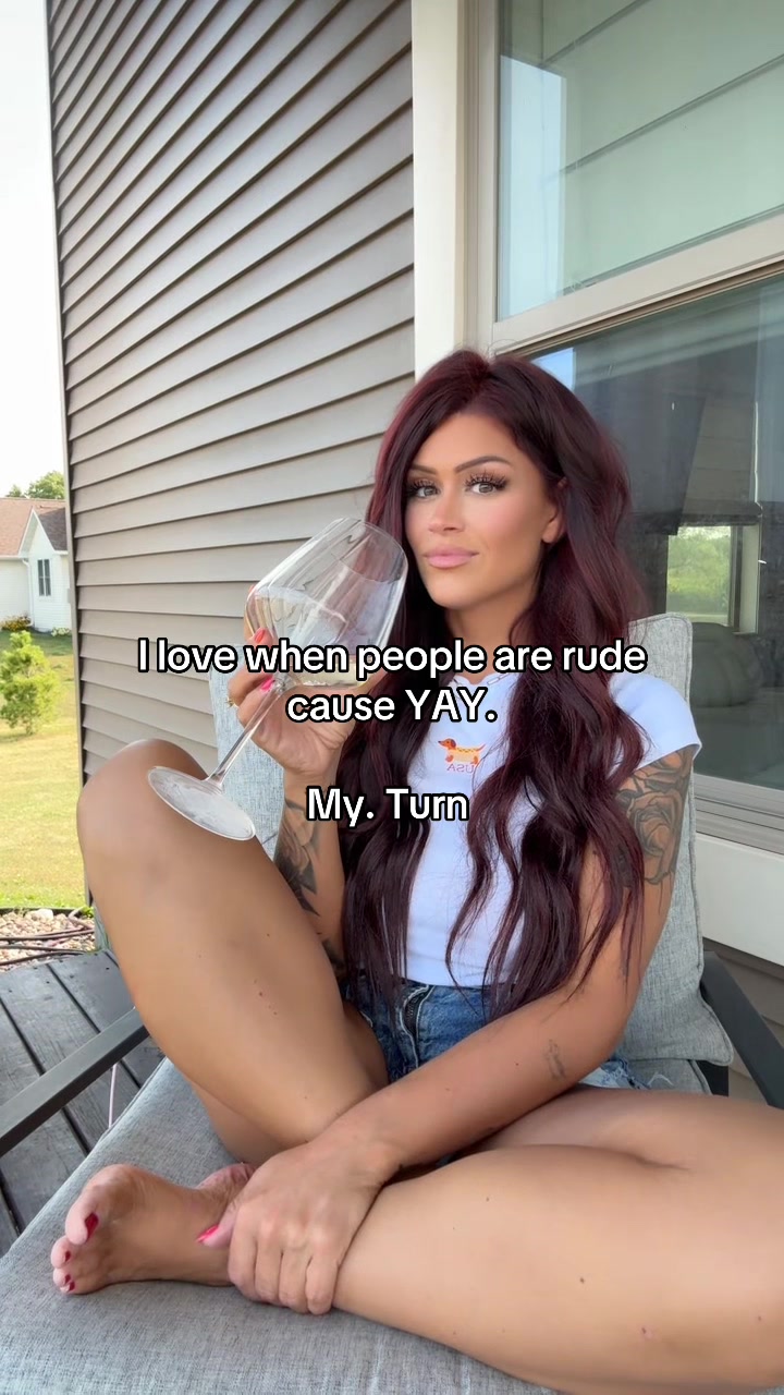 @chhellsseeaa