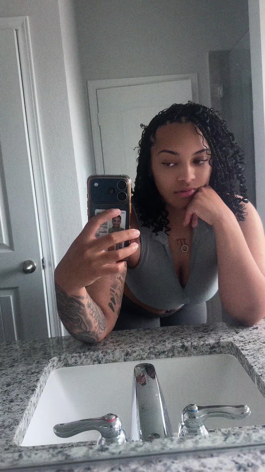 @Anaaa