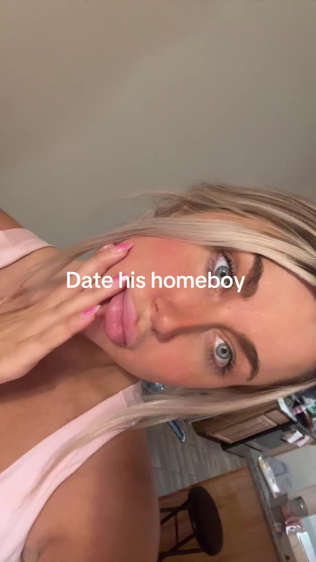 @Laceybarbieee