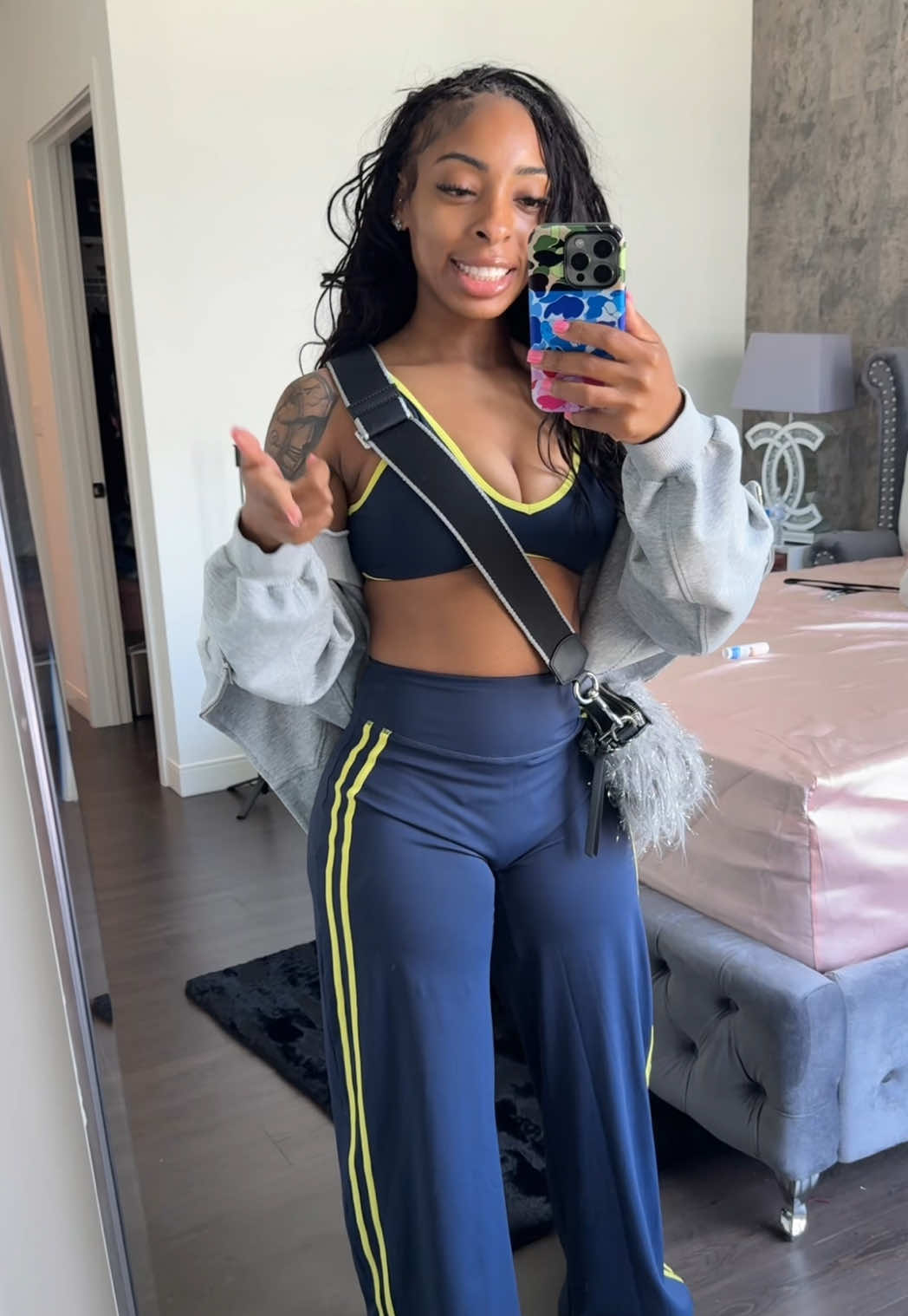 @Ronysha Vershelle