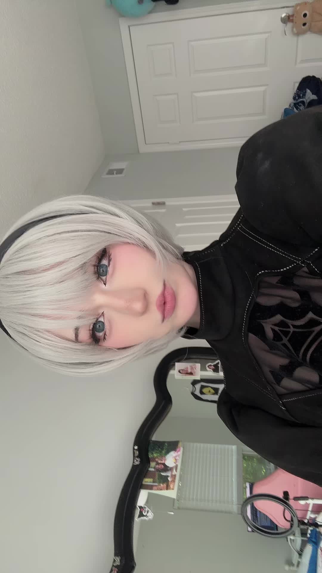 @moekittiez