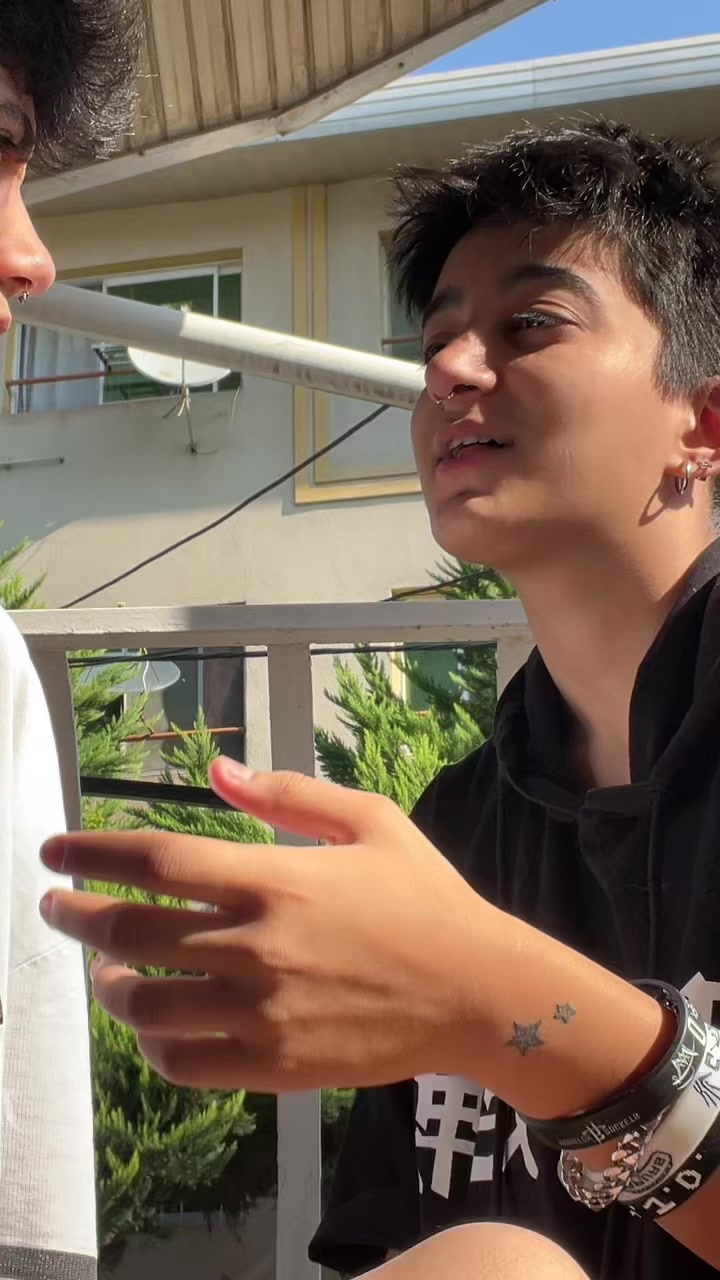 @erfAvn