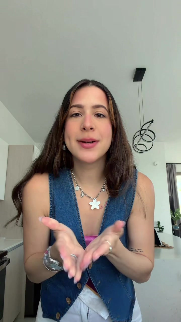 @labuenaamanda