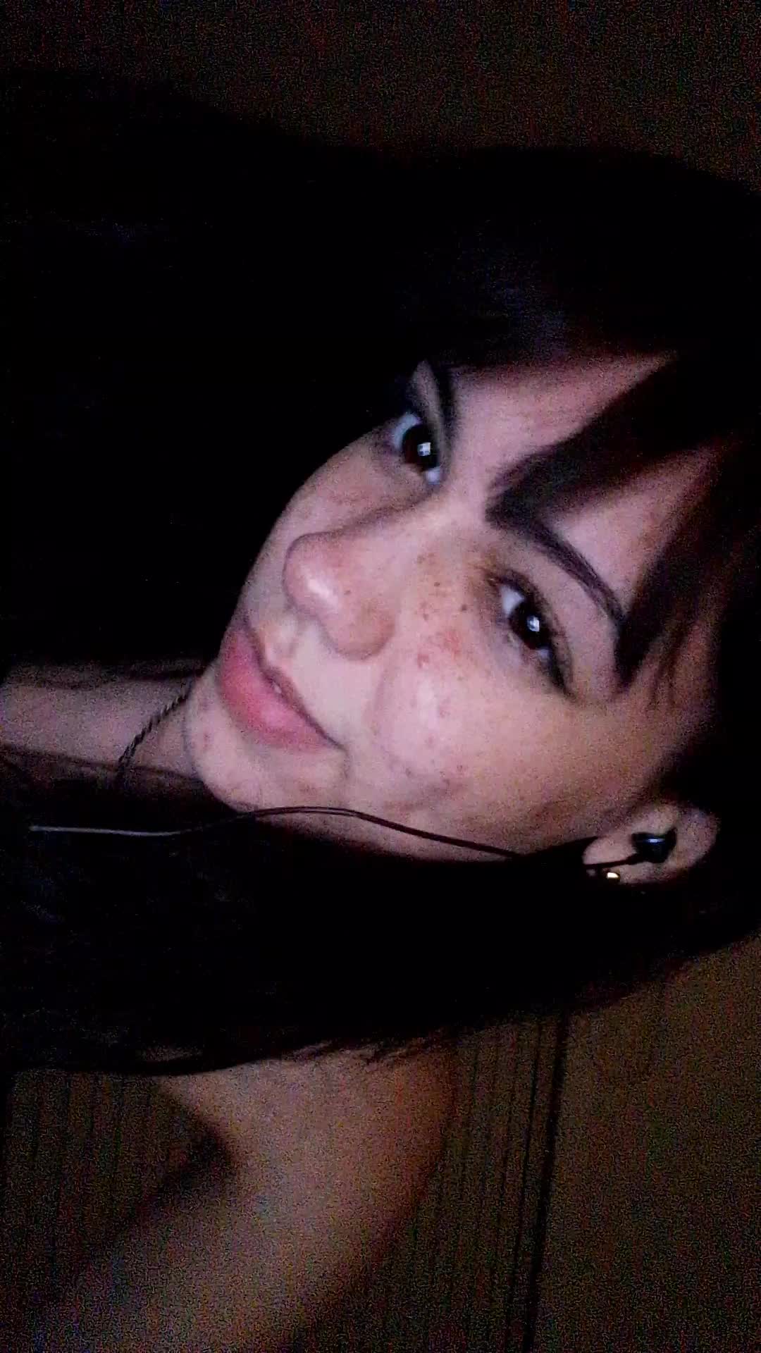@🤥