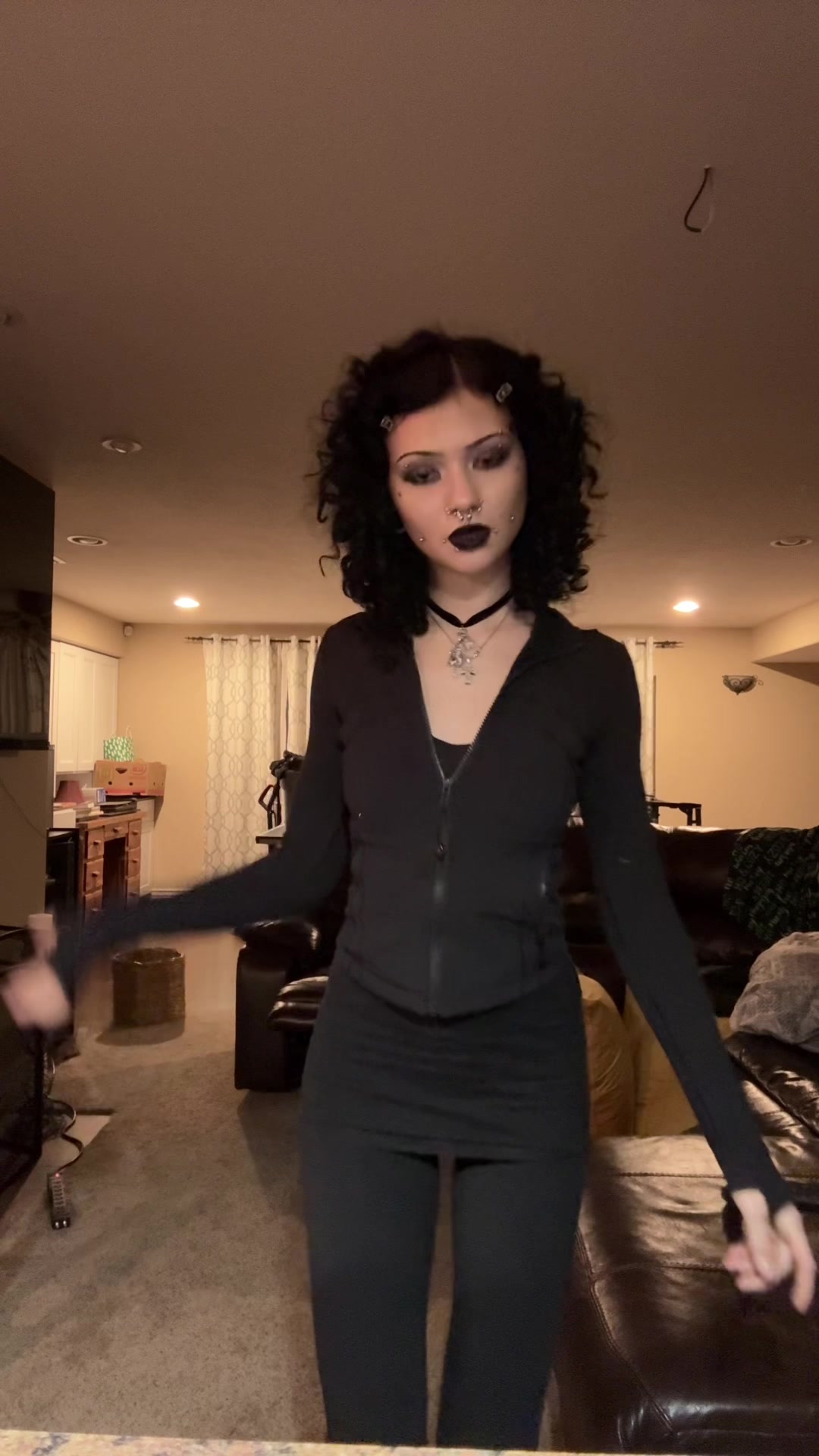 @miss.porcelain_