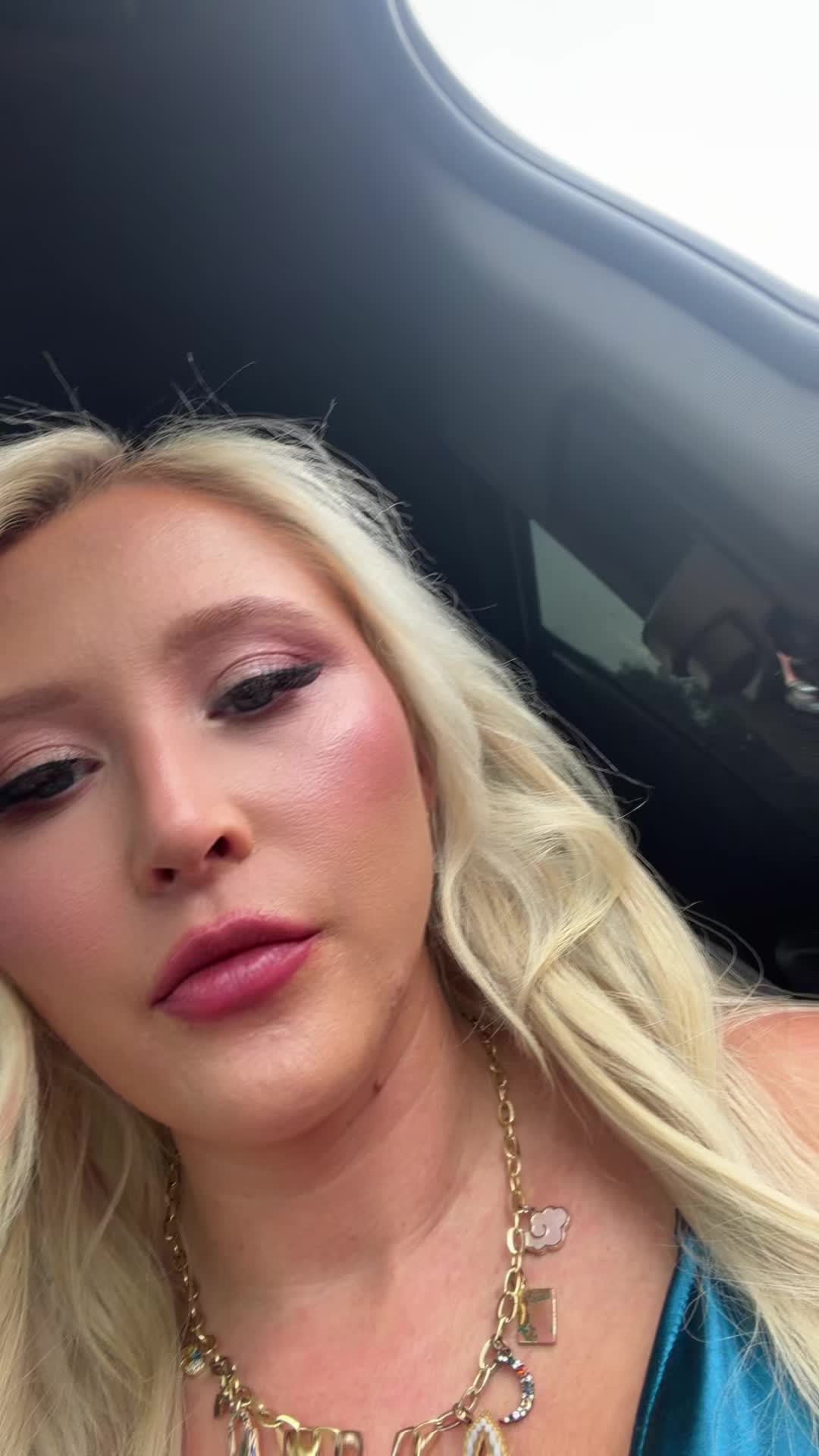 @Christian Nicole ๐