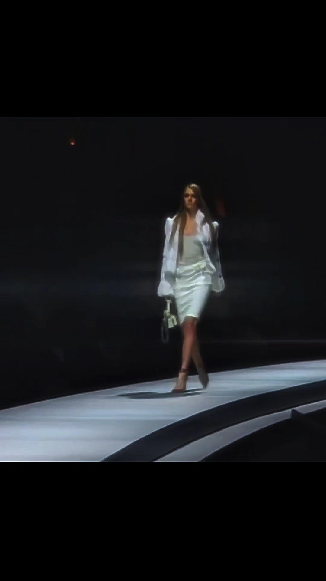 @fashion.runways