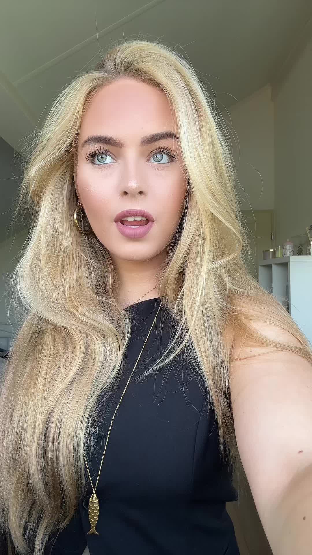 @SIMONE ESM&Eacute;E🩵