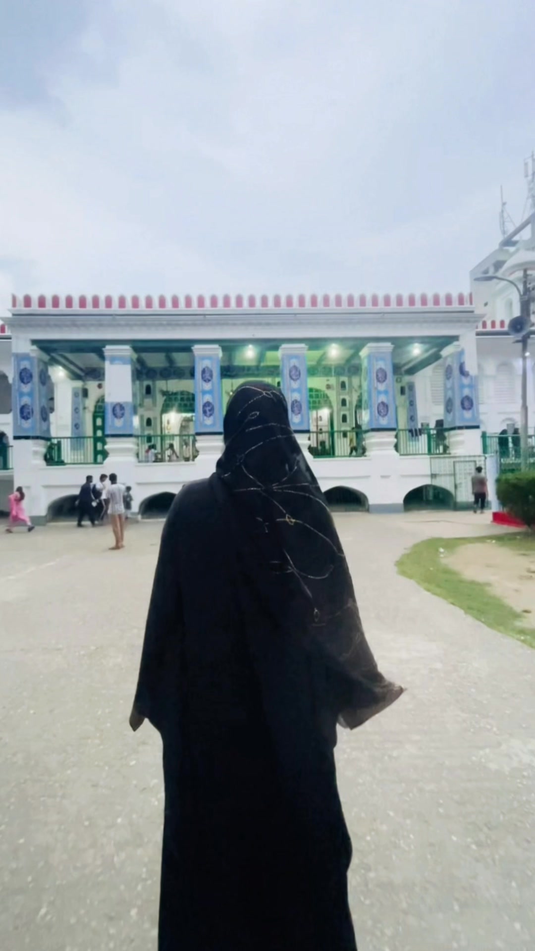 @Pakhi 🕊️