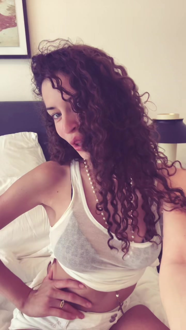 @Biancacasr