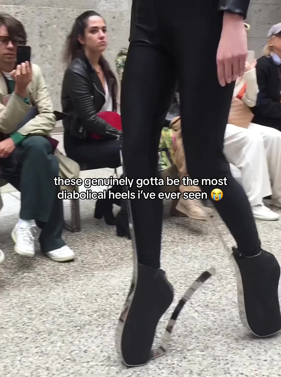 @0fftherunway