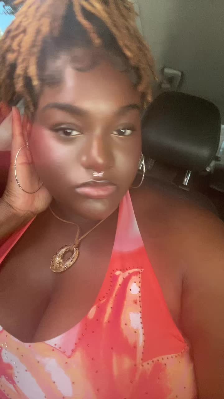 @Raquel 🧛🏾♀️