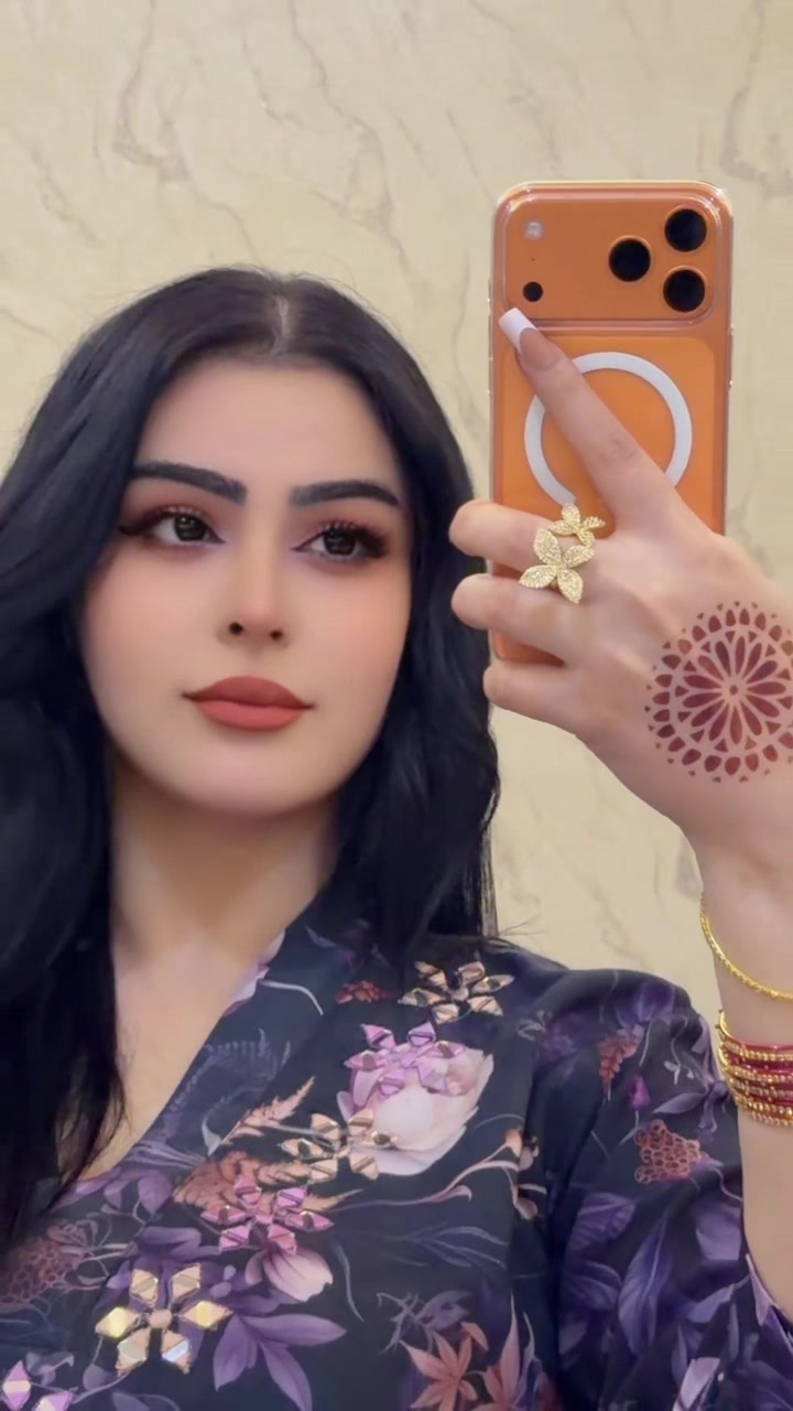 @Sara Khan