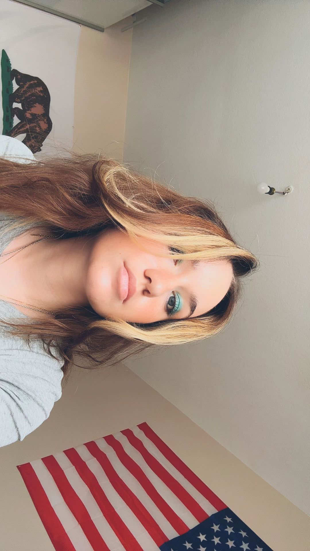@hi.itsmoonbee