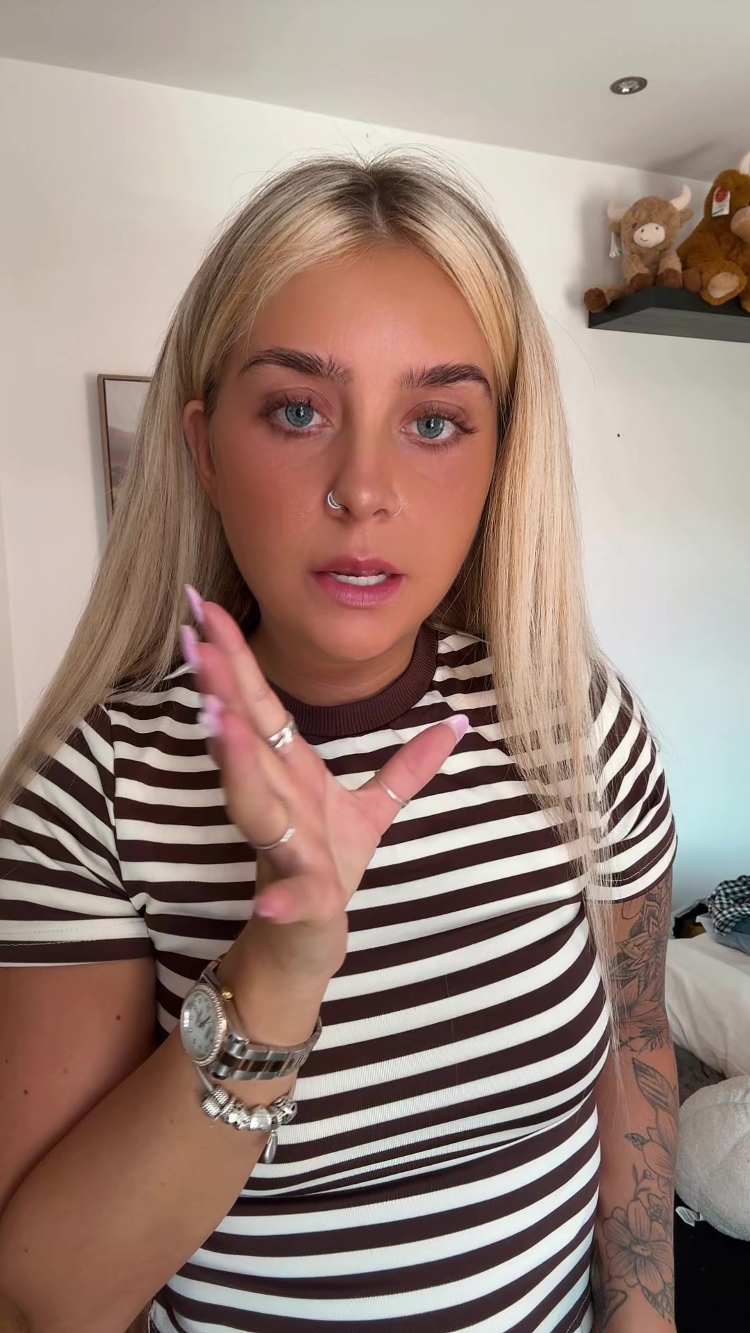 @courtneyleahliv