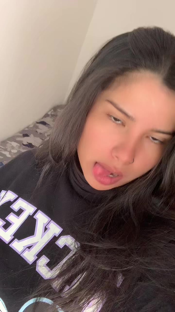 @Karen Vanessa Macedo