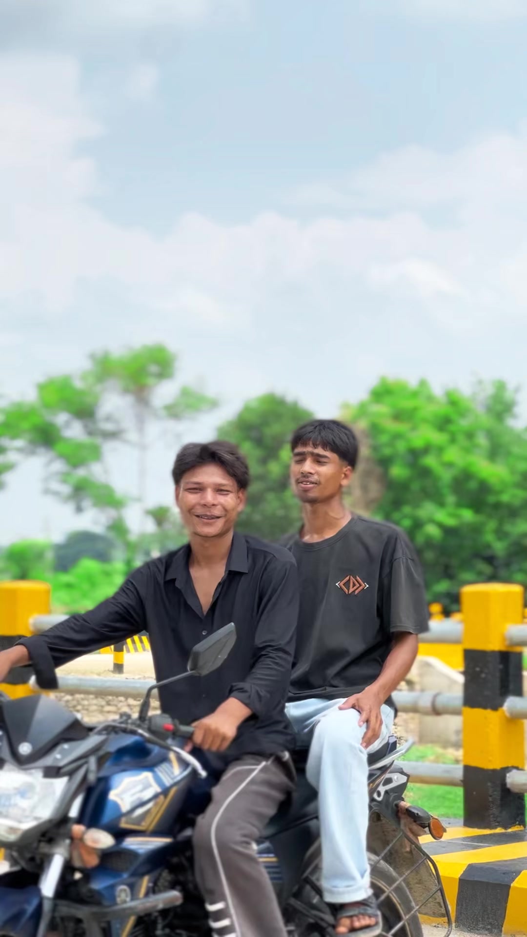 @MU KE SH 🚩