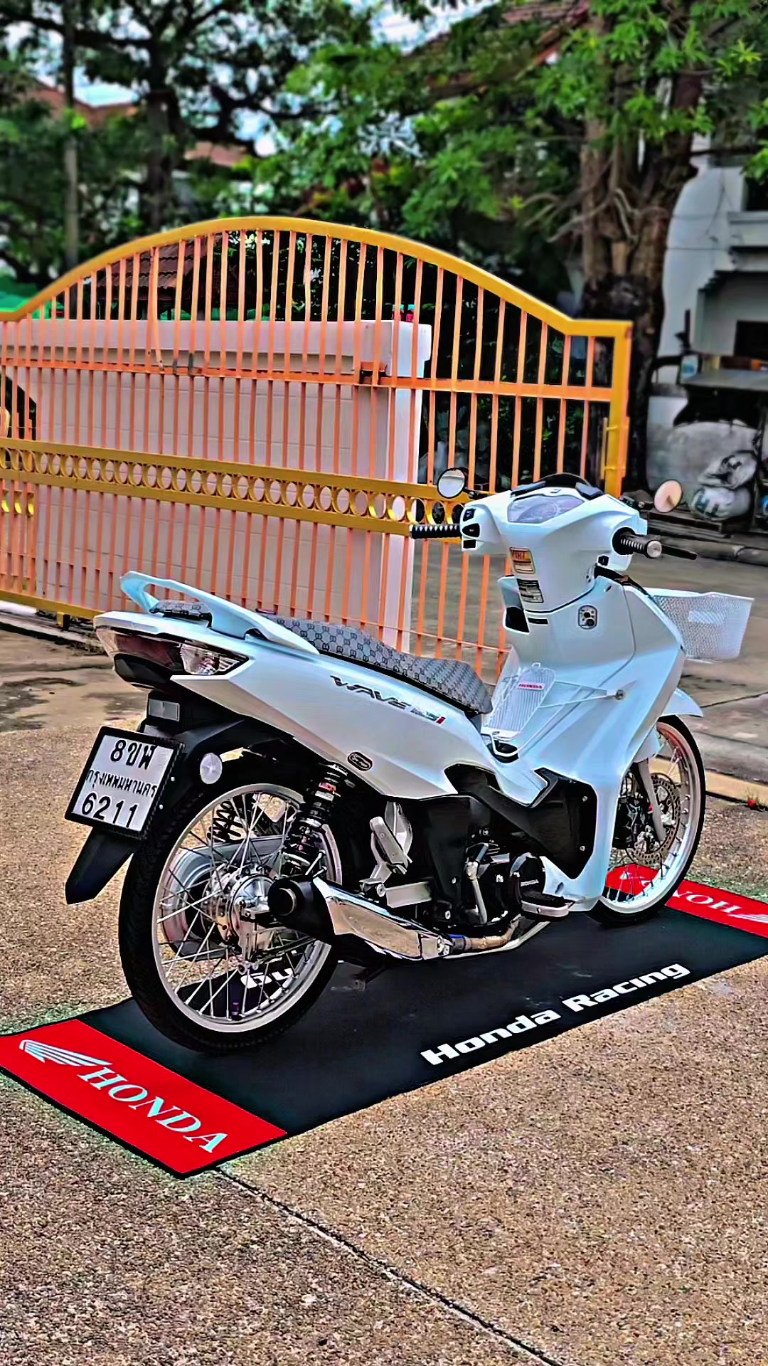 @นพรัตน์ กล่ำผ่อง