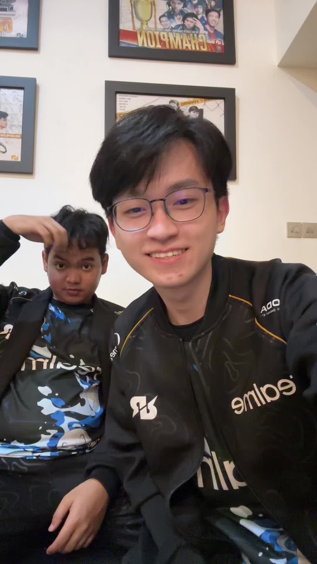 @Sutsujin.