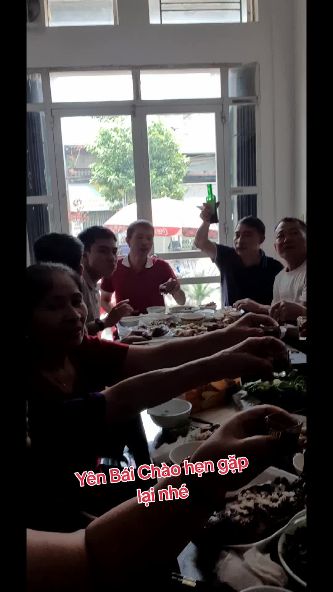 @Bạch yến ho&agrave;ng