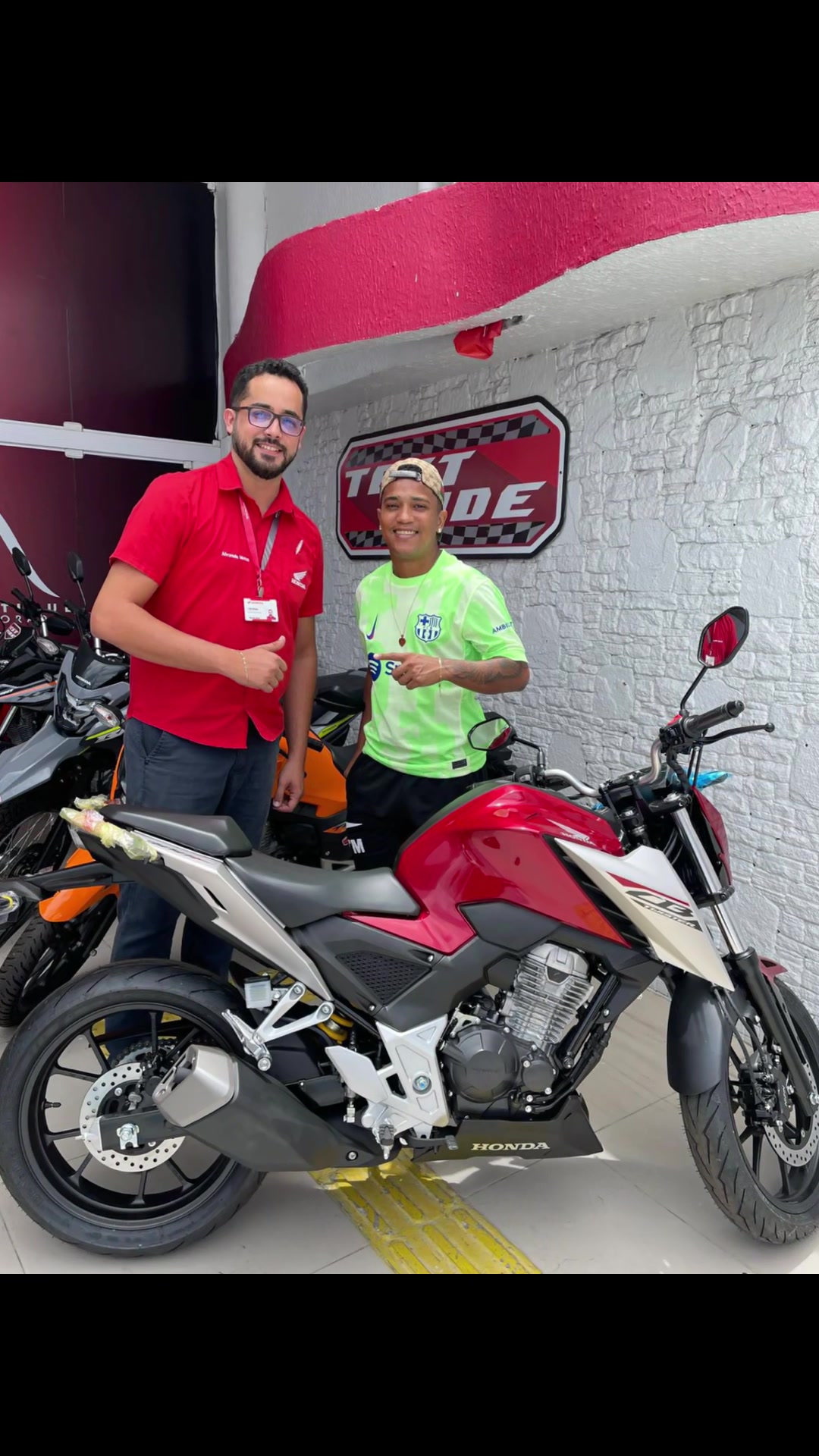 @LUIS HONDA