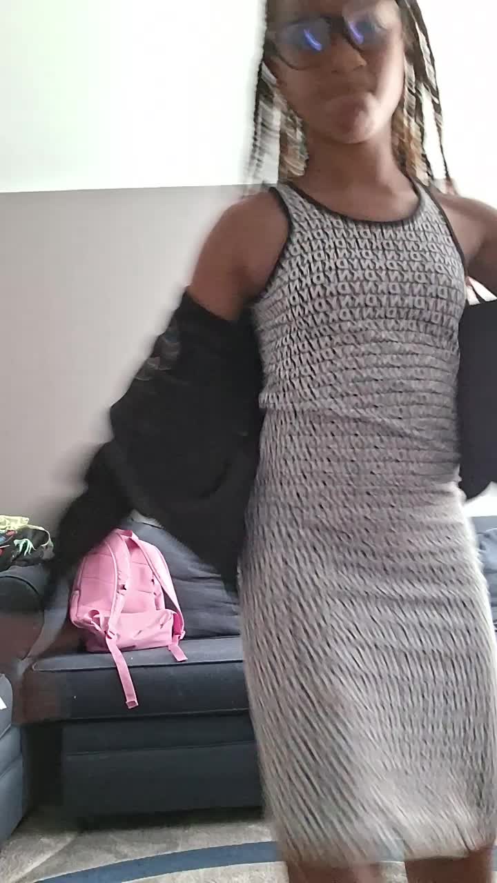 @THEEONLYRAYNEE