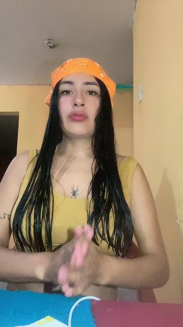 @🦦