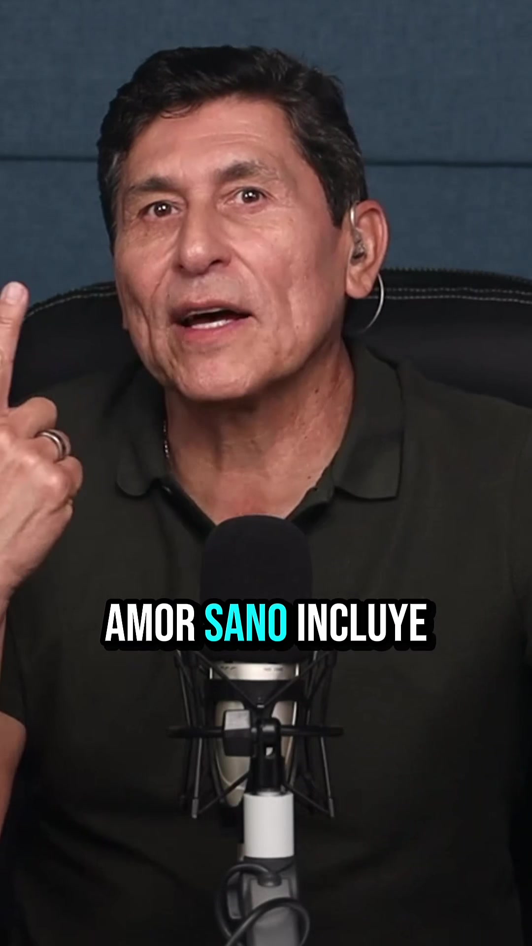 @César Lozano