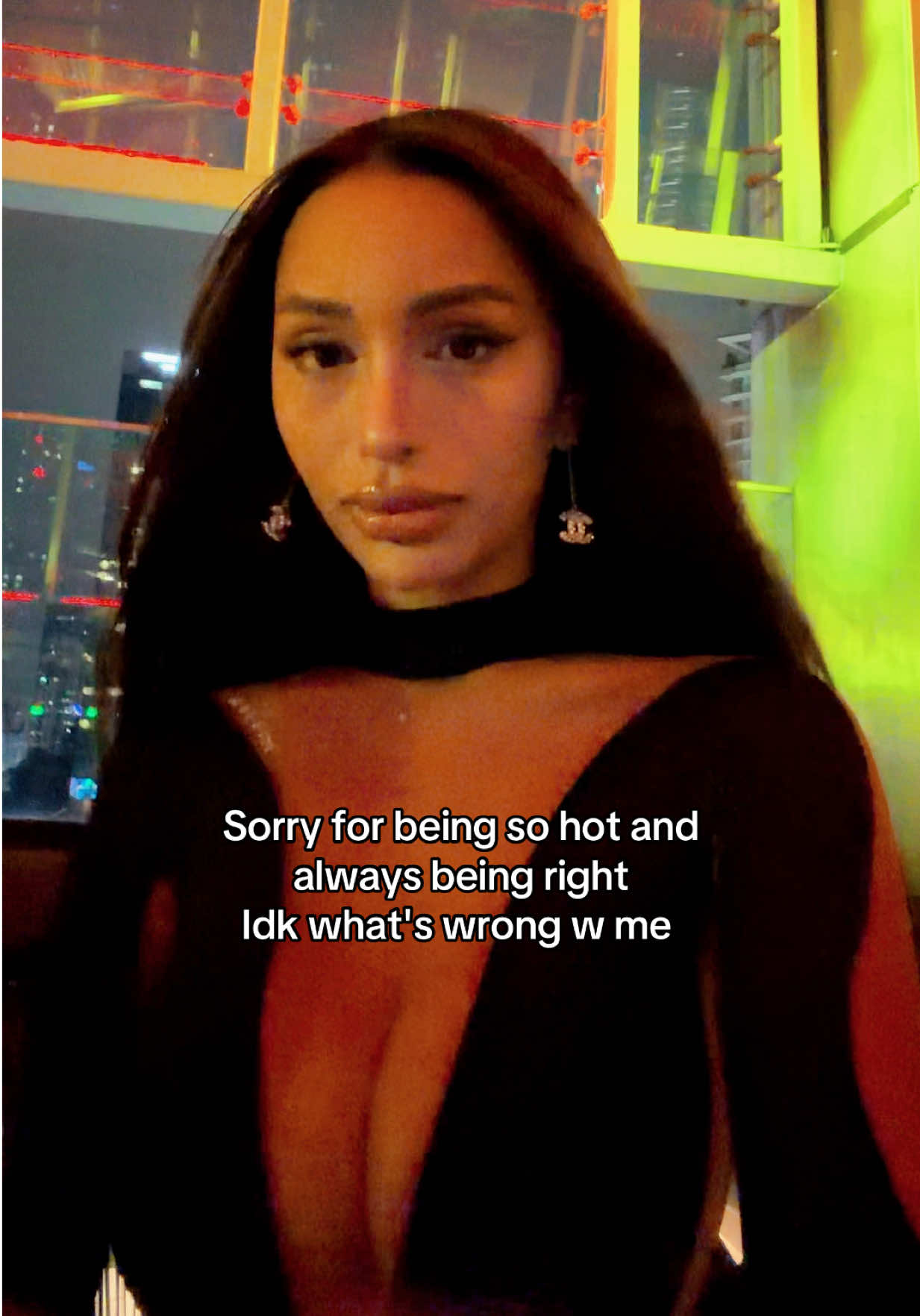 @Hollyhotdog