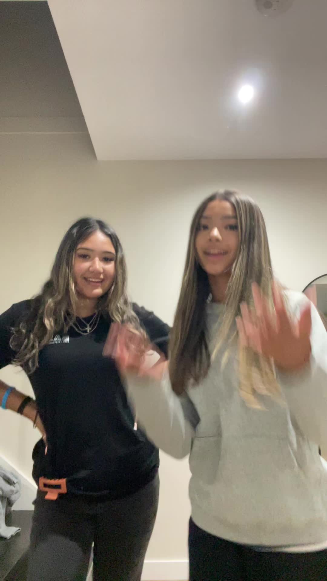 @𝐦 𝐞 𝐥 𝐨 𝐝 𝐲