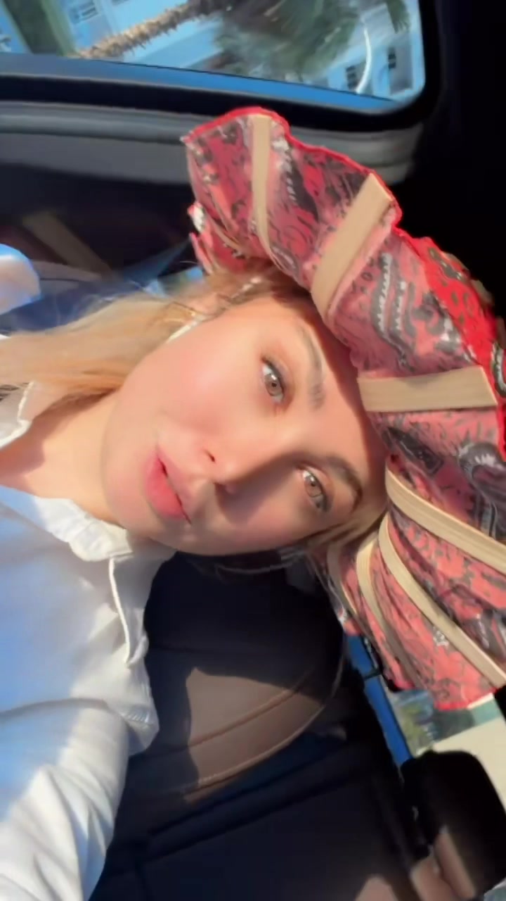 @Mis_Naya