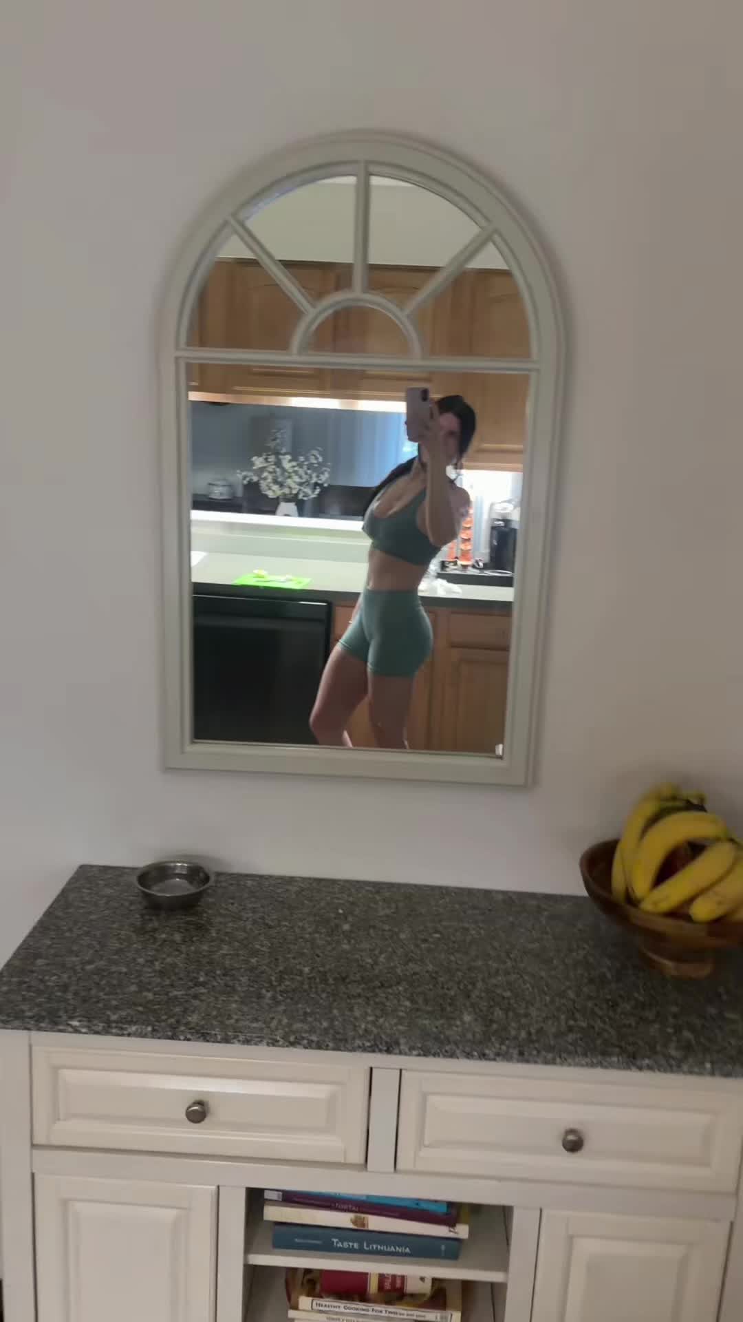 @Mia