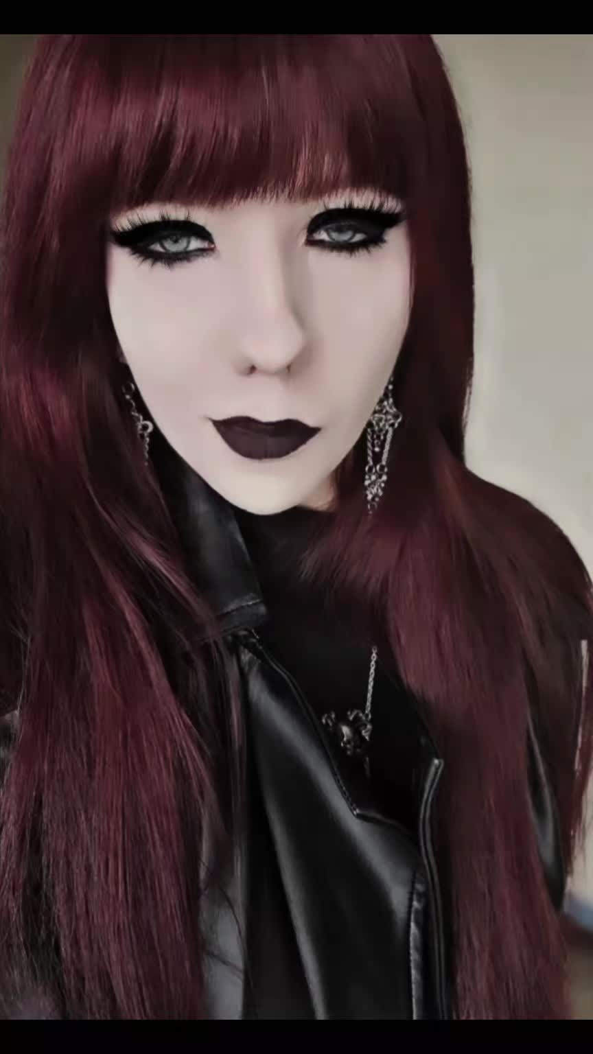 @🖤🩸🦇_VampireGothQueen_🦇🩸🖤