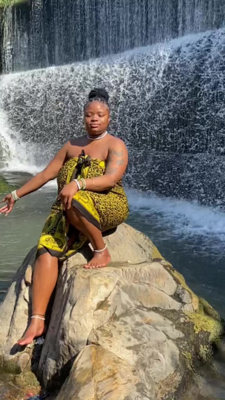 @vaneliathwala