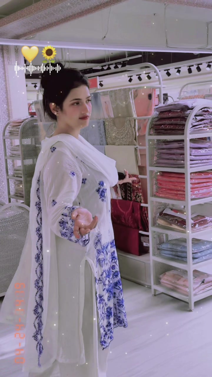 @Sania Khan Actress