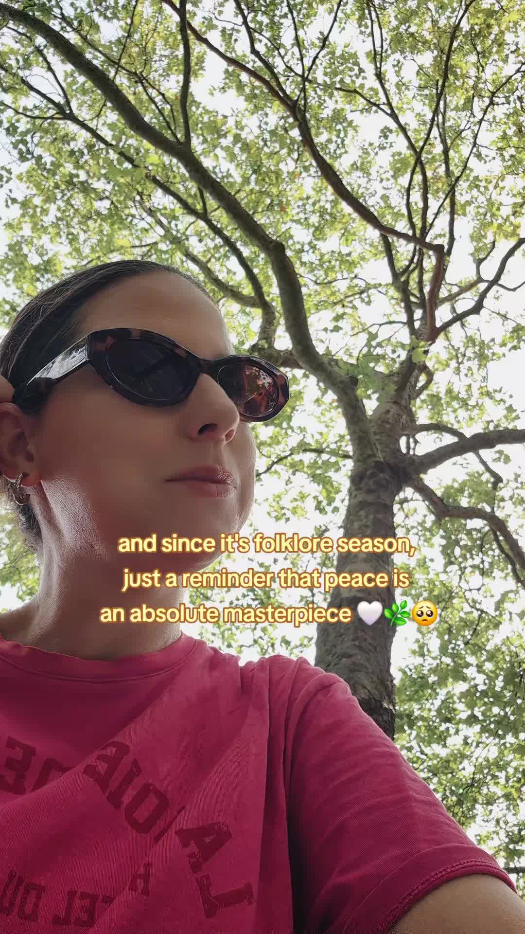 @Kirsten 🐝💜